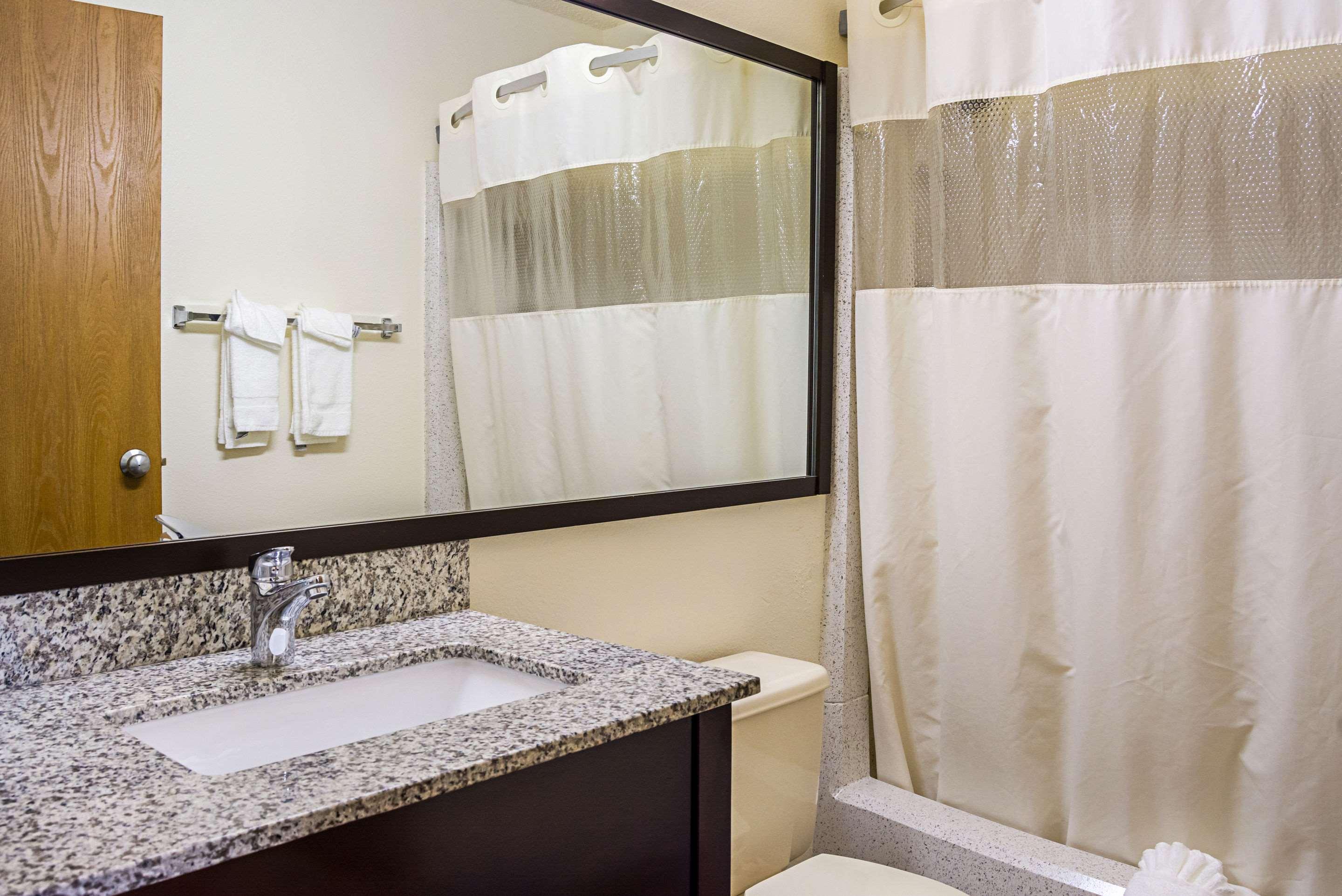 Quality Inn & Suites Clackamas - Portland מראה חיצוני תמונה