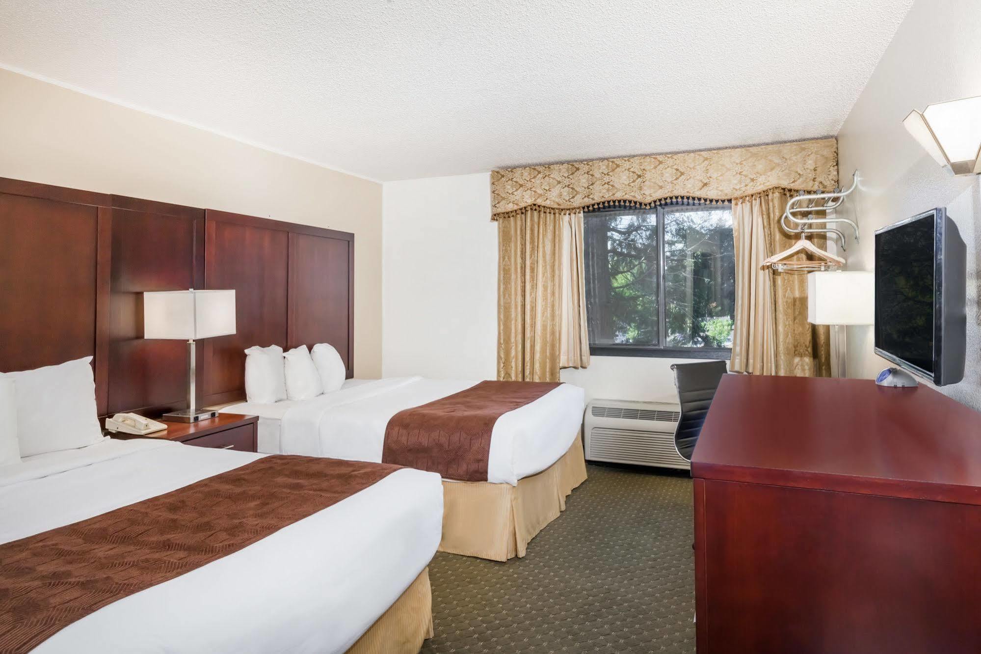 Quality Inn & Suites Clackamas - Portland מראה חיצוני תמונה