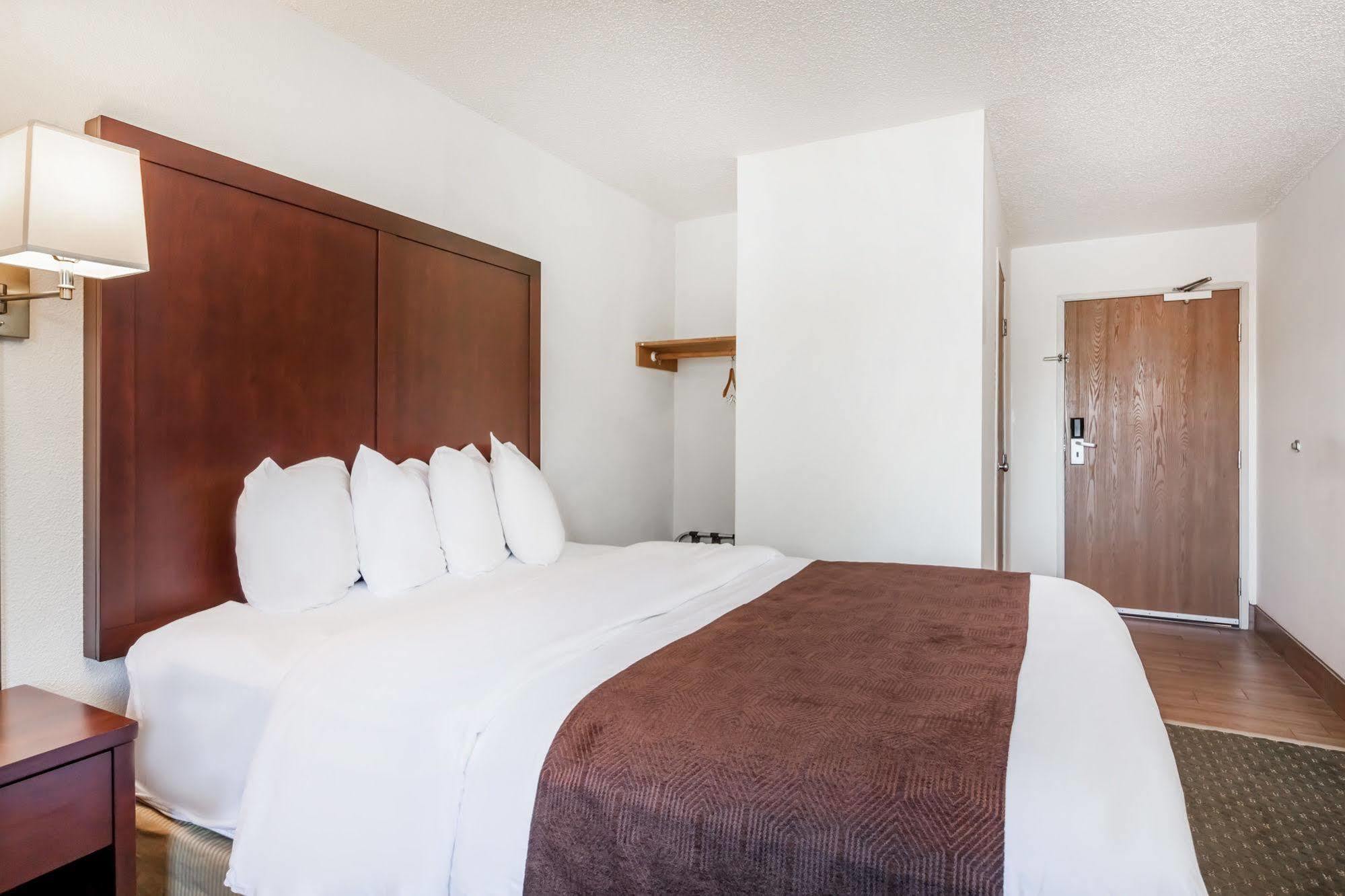 Quality Inn & Suites Clackamas - Portland מראה חיצוני תמונה